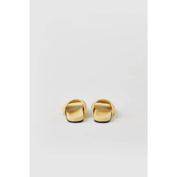 NEW CLOSED women's cross italian leather sandals in yellow orchid - Picture 6 of 7